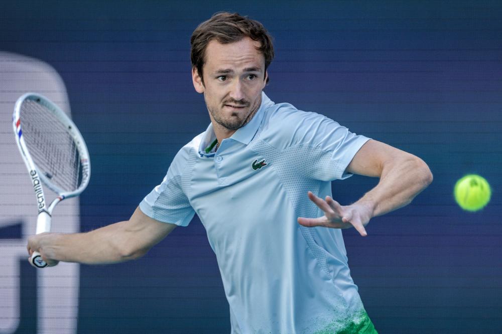 詹姆斯：里夫斯可能有点累而东契奇历经长途跋涉，我状态很好